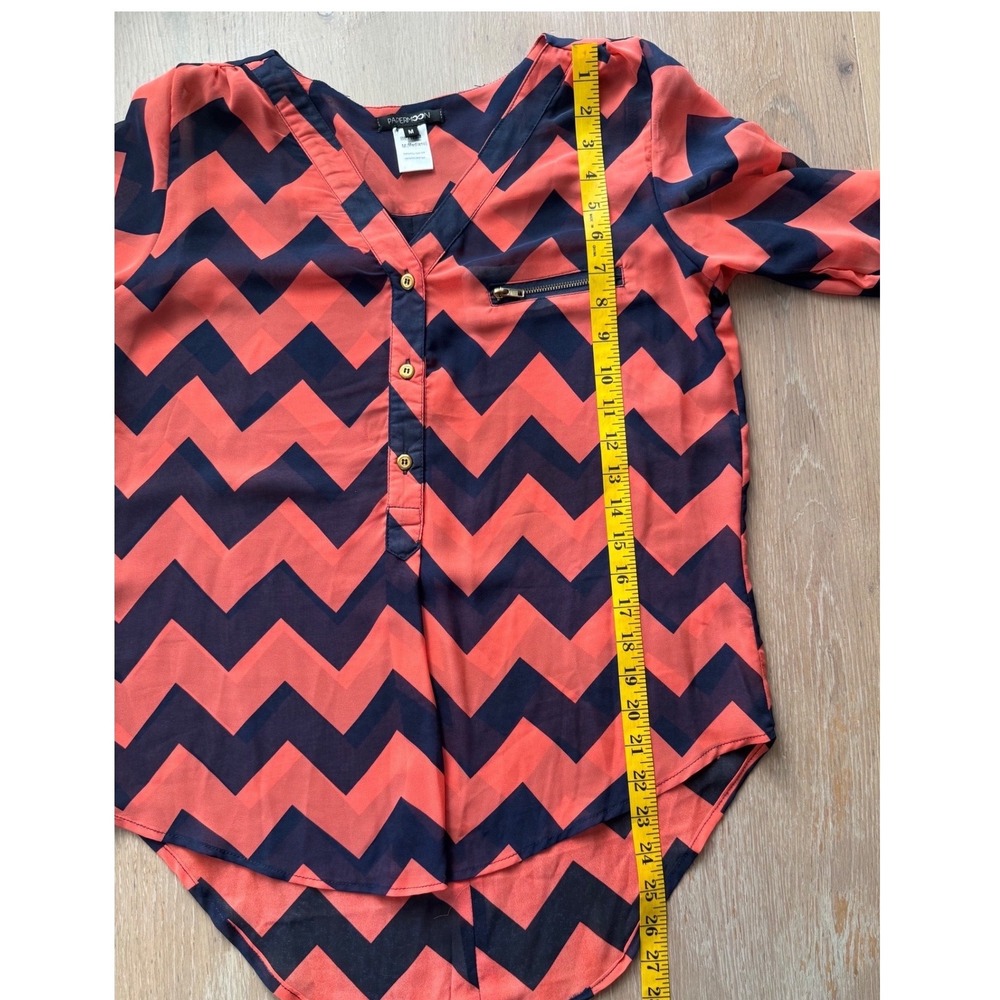 Papermoon Womens Coral‎ Navy Chevron Zig Zag V-Neck Roll Tab Sleeve Blouse M - Picture 7 of 7